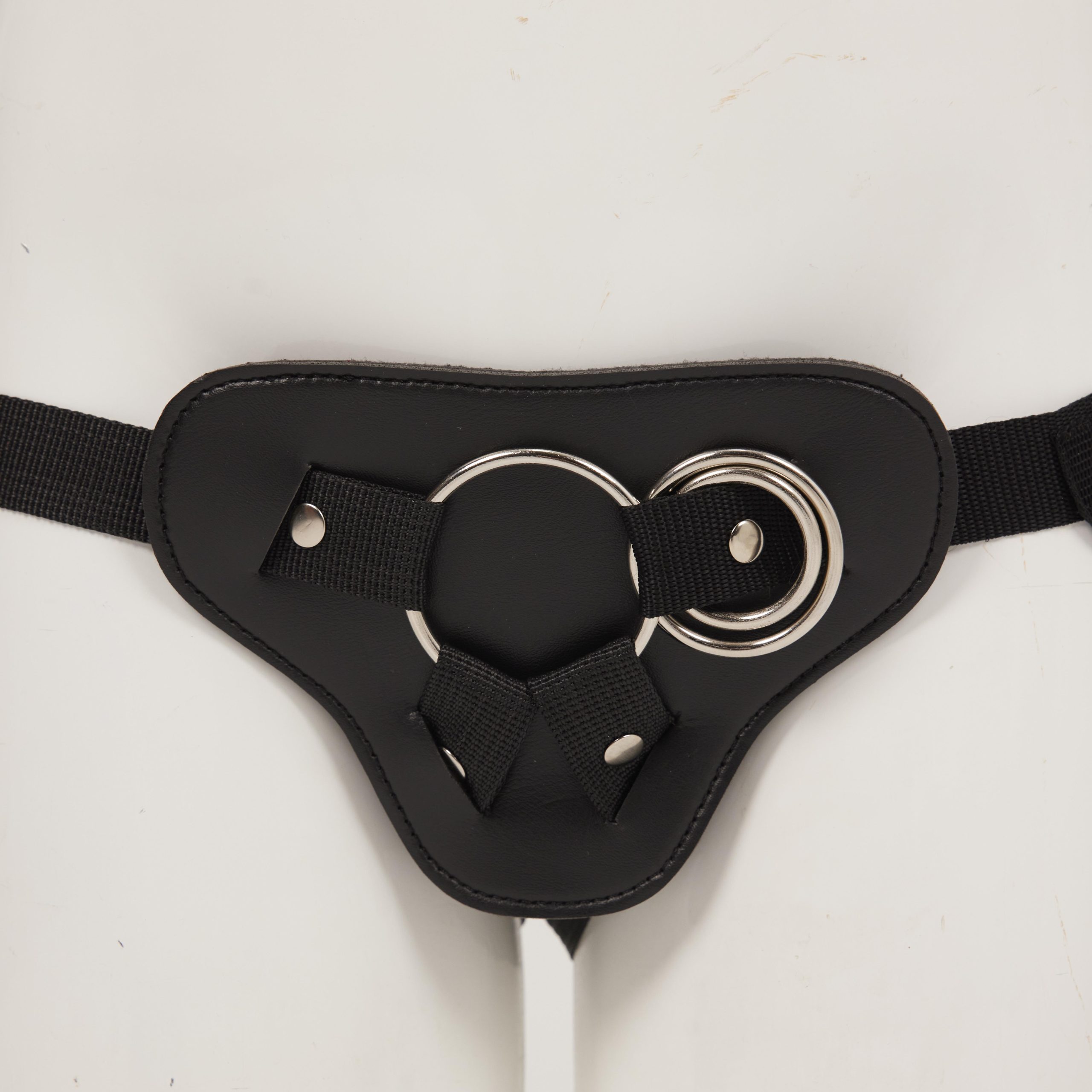 Protez-Penis-Metal-3-Halkali-Siyah-Deri-Kemer-scaled-1.jpg Protez Penis Metal 3 Halkalı Siyah Deri Kemer - Görsel 1